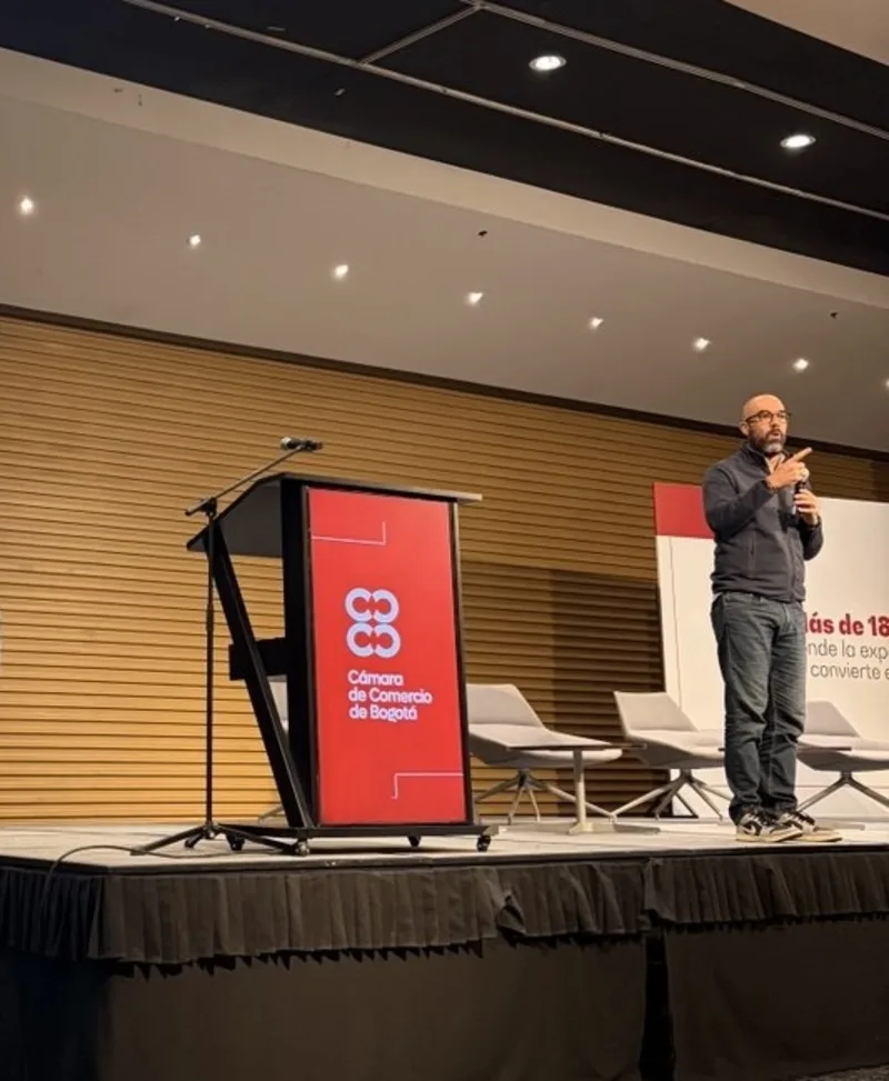 Bernardo Torres en conferencia en la Cámara de Comercio de Bogotá